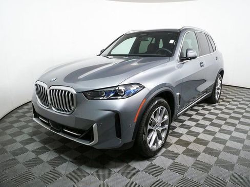 Used 2024 BMW X5 xDrive40i w/ Premium Package image 1