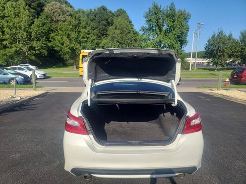 Used 2017 Nissan Altima 2.5 SR w/ Midnight Edition Package FWD image 28