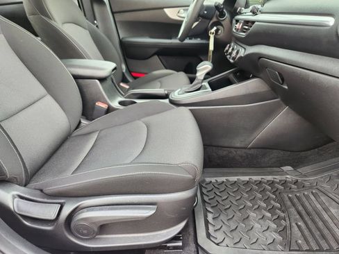 Certified 2023 Kia Forte LX FWD image 17