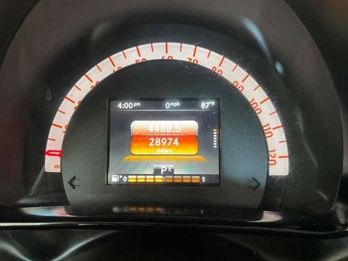 Used 2016 smart fortwo Coupe RWD image 40