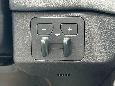 Used 2024 Toyota Tundra Limited image 32