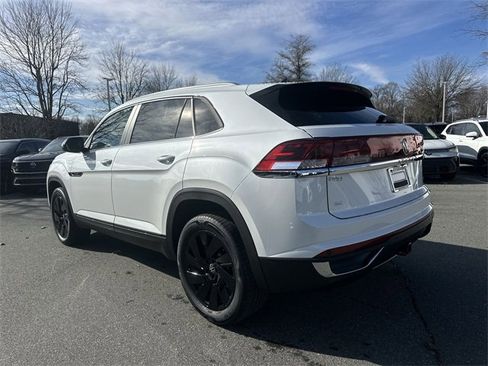 New 2026 Volkswagen Atlas Cross Sport SE image 3