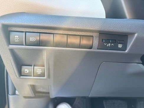 Used 2024 Toyota Sienna XSE image 26