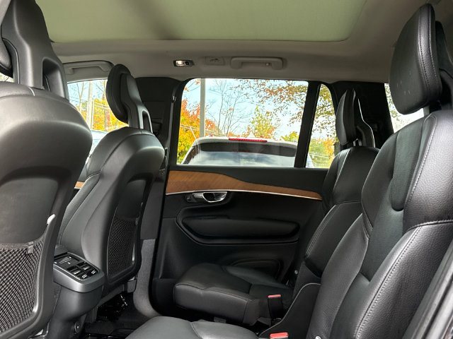 Used 2021 Volvo XC90 T6 Momentum w/ Climate Package AWD/4WD image 21