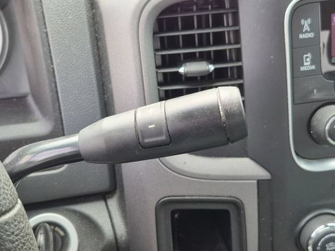 Used 2014 RAM 1500 Express RWD image 20