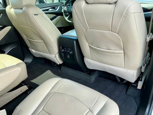 Used 2019 Buick Enclave Essence AWD/4WD image 24