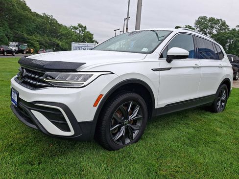 Used 2022 Volkswagen Tiguan SE AWD/4WD image 3