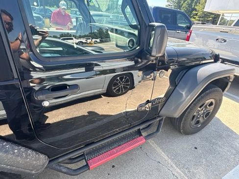 Used 2024 Jeep Wrangler Sport AWD/4WD image 25