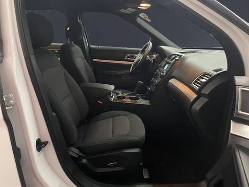 Used 2017 Ford Explorer XLT AWD/4WD image 15