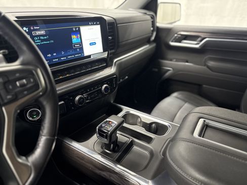 Certified 2022 Chevrolet Silverado 1500 LTZ w/ Technology Package image 21