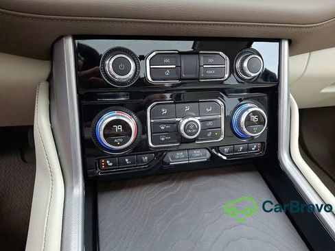 Used 2024 GMC Yukon Denali w/ Denali Reserve Package AWD/4WD image 17