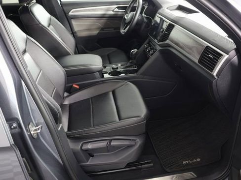 Used 2022 Volkswagen Atlas Cross Sport SE image 23