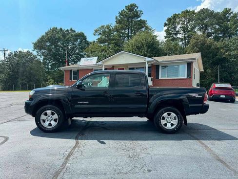 Used 2011 Toyota Tacoma PreRunner w/ TRD Sport Pkg RWD image 2