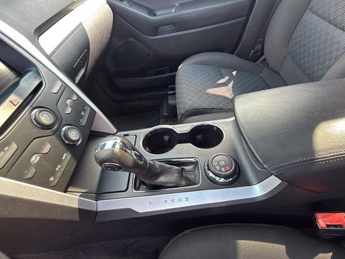 Used 2015 Ford Explorer XLT w/ Equipment Group 201A image 27