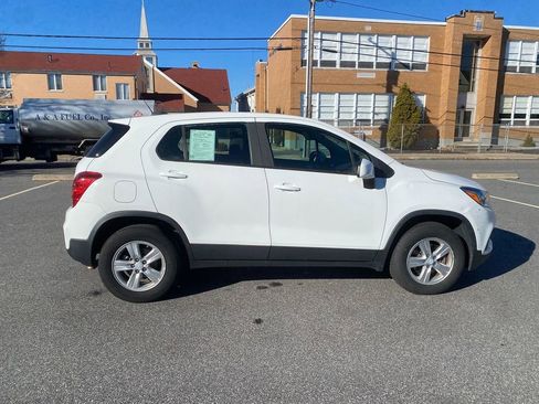 Used 2018 Chevrolet Trax LS image 4