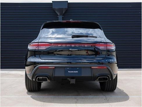 Certified 2025 Porsche Macan image 6