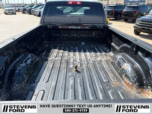 Used 2018 RAM 3500 Tradesman w/ Chrome Appearance Group AWD/4WD image 11