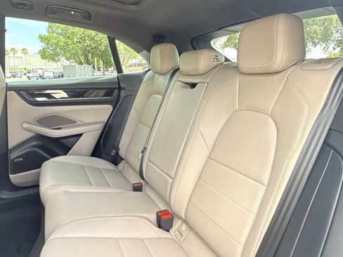 Used 2025 Porsche Macan Electric RWD image 22