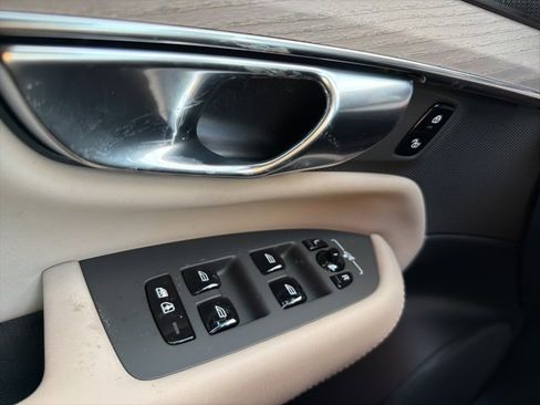 New 2026 Volvo XC90 B6 Plus w/ Protection Package Premier image 23