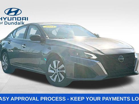 Used 2024 Nissan Altima 2.5 S FWD image 3