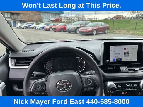 Used 2025 Toyota RAV4 XLE AWD/4WD image 34