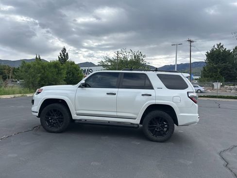 Used 2019 Toyota 4Runner Limited AWD/4WD image 8