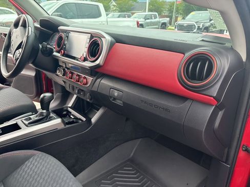 Used 2023 Toyota Tacoma SR5 AWD/4WD image 17