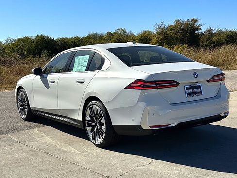 New 2026 BMW 530i w/ Premium Package RWD image 6