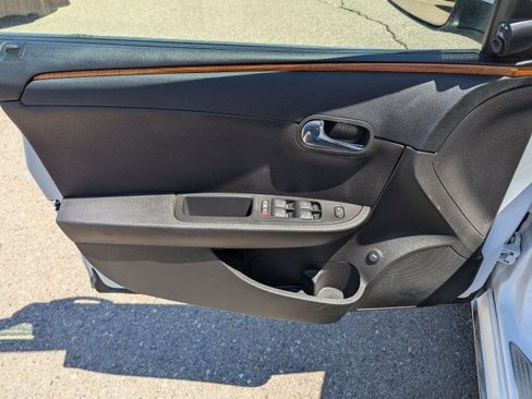 Used 2009 Chevrolet Malibu LT FWD image 10