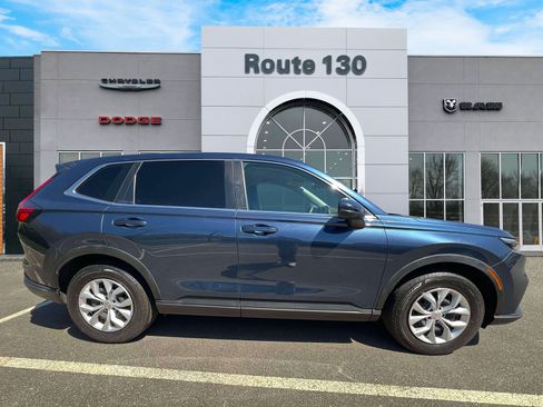 Used 2024 Honda CR-V LX image 5