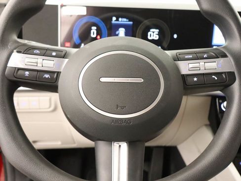Used 2026 Hyundai Tucson SEL FWD image 12