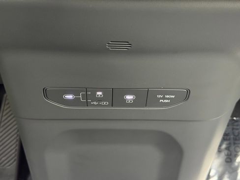 Used 2024 Kia EV9 Land image 31