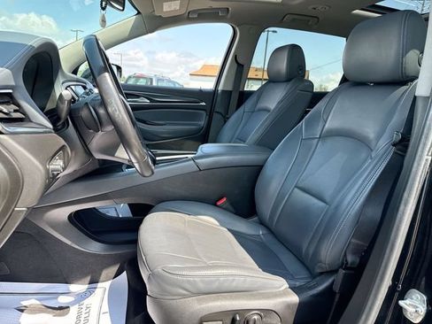 Used 2020 Buick Enclave Essence FWD image 11