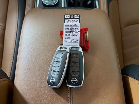 Used 2025 Nissan Pathfinder Platinum w/ Cargo Package AWD/4WD image 34