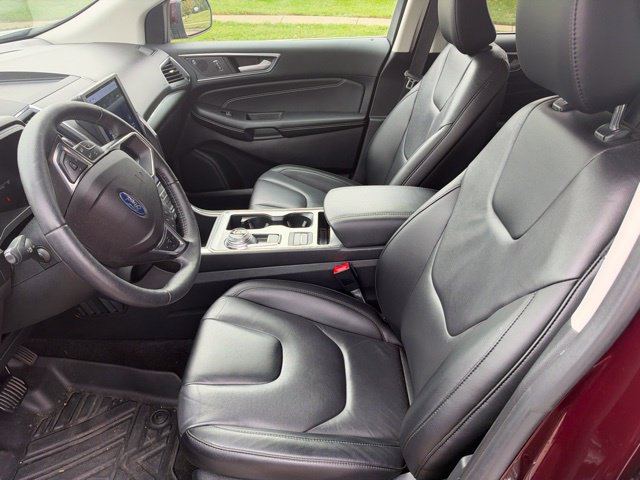 Used 2022 Ford Edge Titanium AWD/4WD image 5