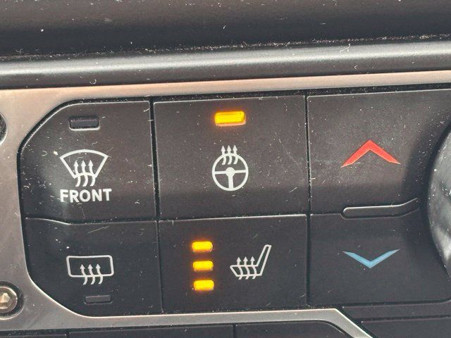 Used 2022 Jeep Wrangler Unlimited Sahara AWD/4WD image 17