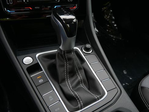 New 2025 Volkswagen Jetta SE image 10