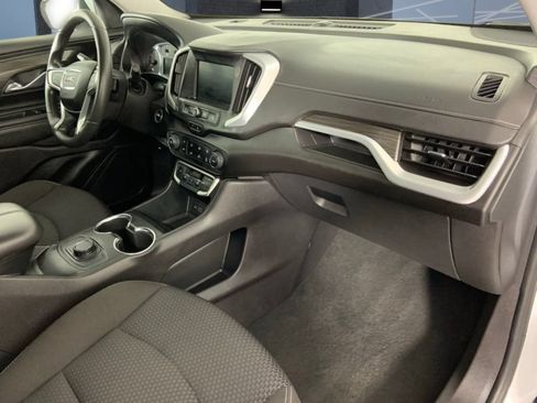 Used 2024 GMC Terrain SLE FWD image 15