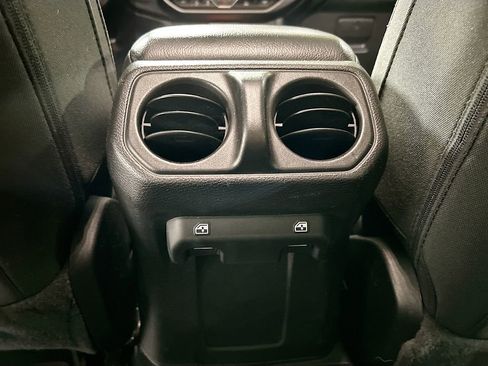 Used 2021 Jeep Wrangler Unlimited Sport image 23
