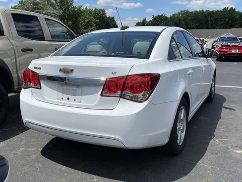 Used 2016 Chevrolet Cruze LT FWD image 3