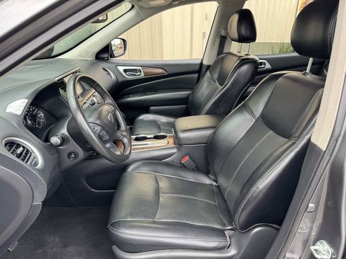 Used 2020 Nissan Pathfinder Platinum image 27