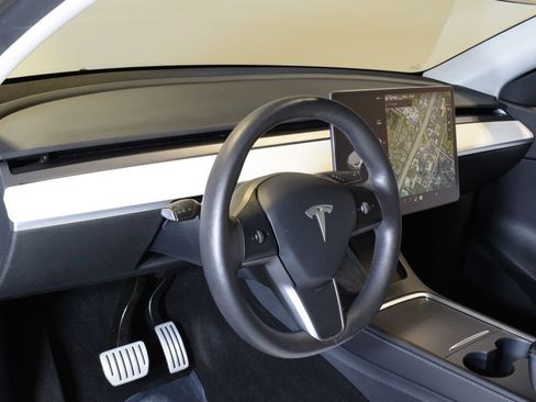 Used 2021 Tesla Model Y Performance AWD/4WD image 7