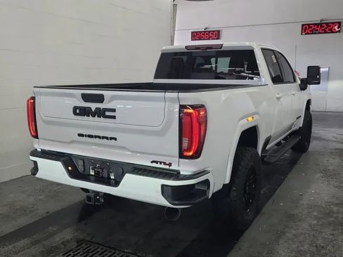 Used 2020 GMC Sierra 2500 AT4 w/ AT4 Premium Package AWD/4WD image 2