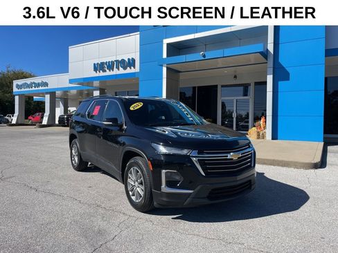 Used 2023 Chevrolet Traverse LT image 1