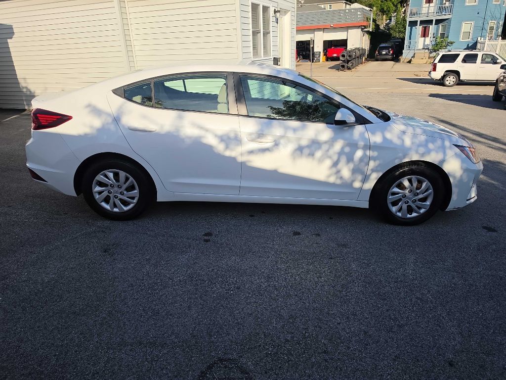 Used 2019 Hyundai Elantra SE FWD image 3