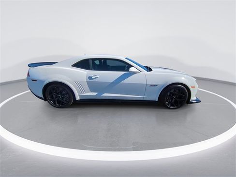 Used 2015 Chevrolet Camaro Z/28 image 9