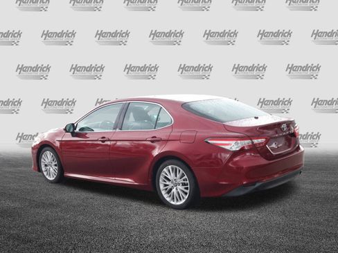 Used 2018 Toyota Camry XLE image 7