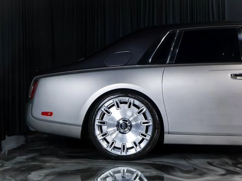 Used 2018 Rolls-Royce Phantom Sedan RWD image 10