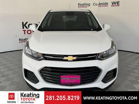 Used 2022 Chevrolet Trax LS w/ Tint and Cruise Package image 10