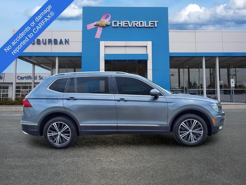 Used 2018 Volkswagen Tiguan SEL AWD/4WD image 4